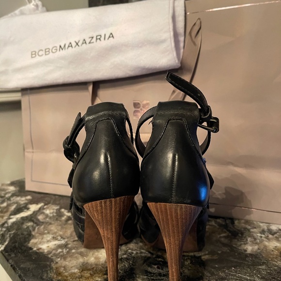 BCBG sandals - Picture 3 of 6